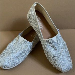 Toms flats, size W5.5
